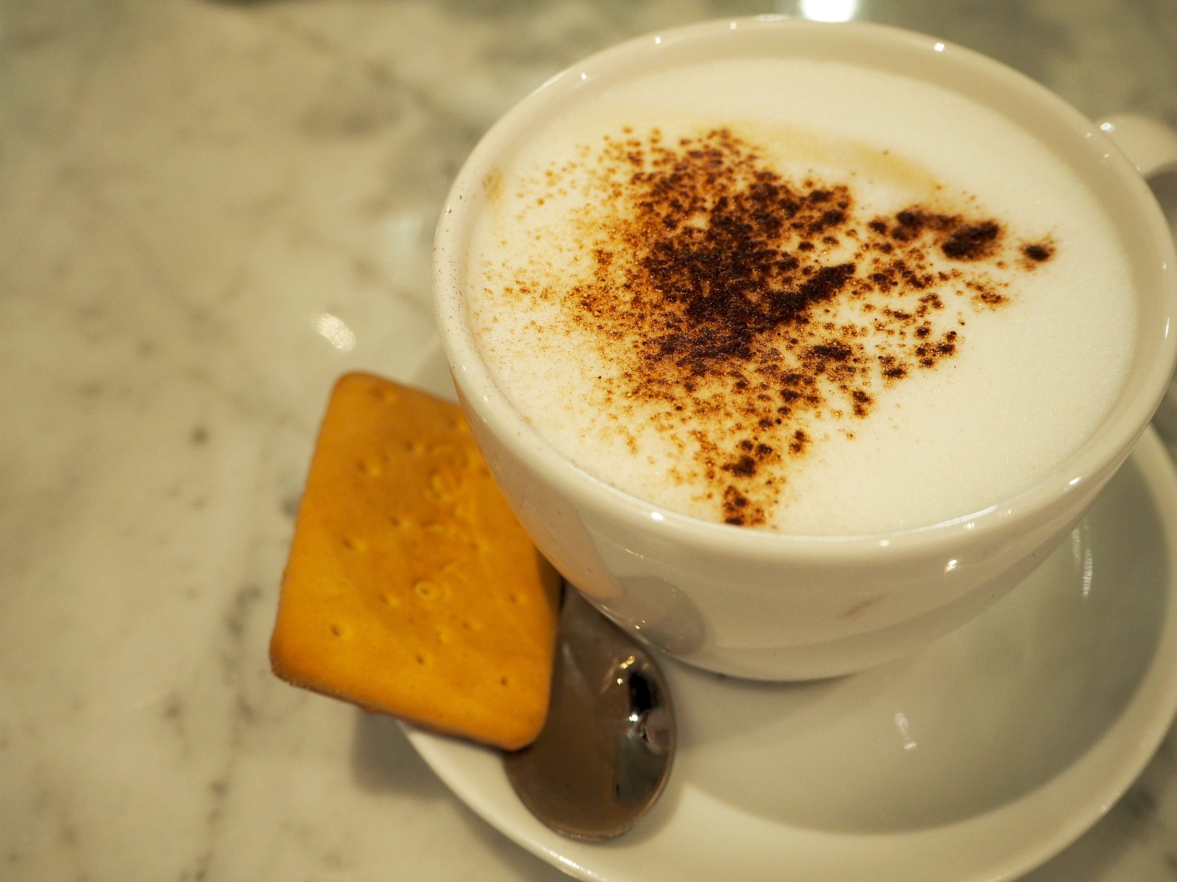 cappuccino bij maestro's recordcafé